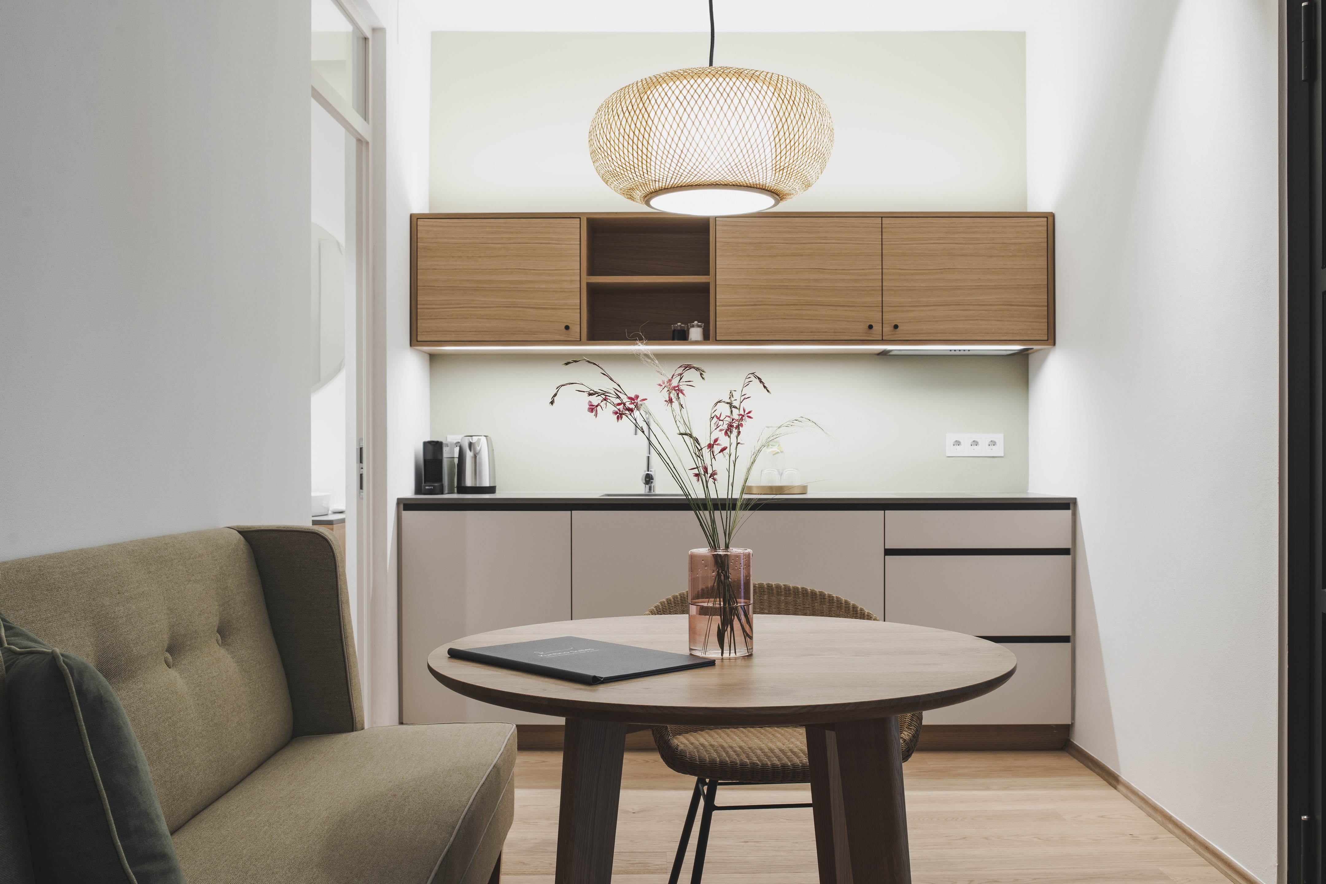 历史韵味与现代设计交融的度假公寓丨意大利-15