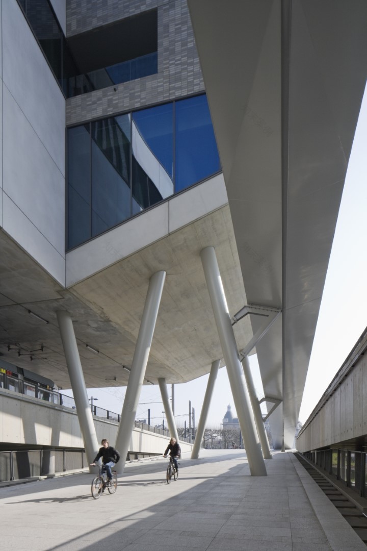 弗拉芒行政中心-4