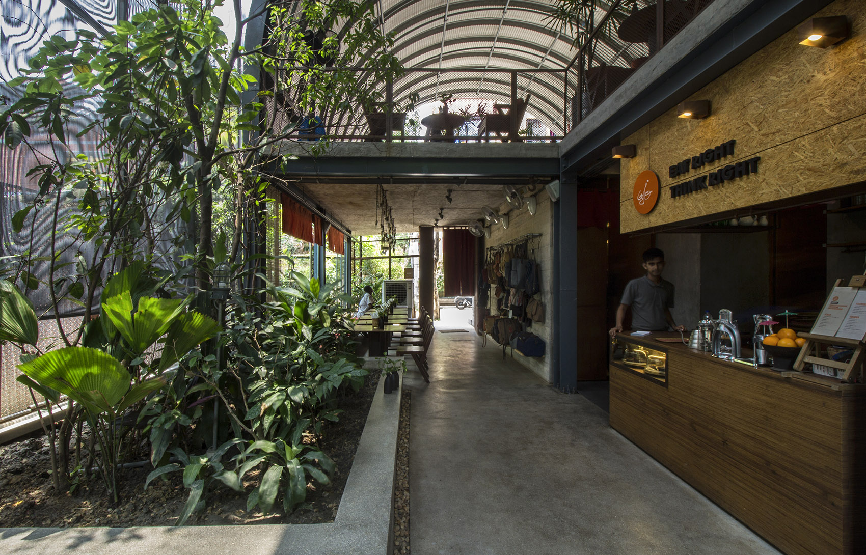 Ajo创意餐厅，孟加拉国/景色与微风流淌其间-16