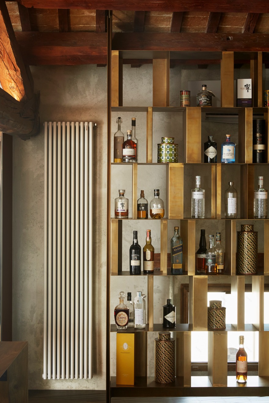 17 世纪粮仓变身的意大利现代家居展场-6