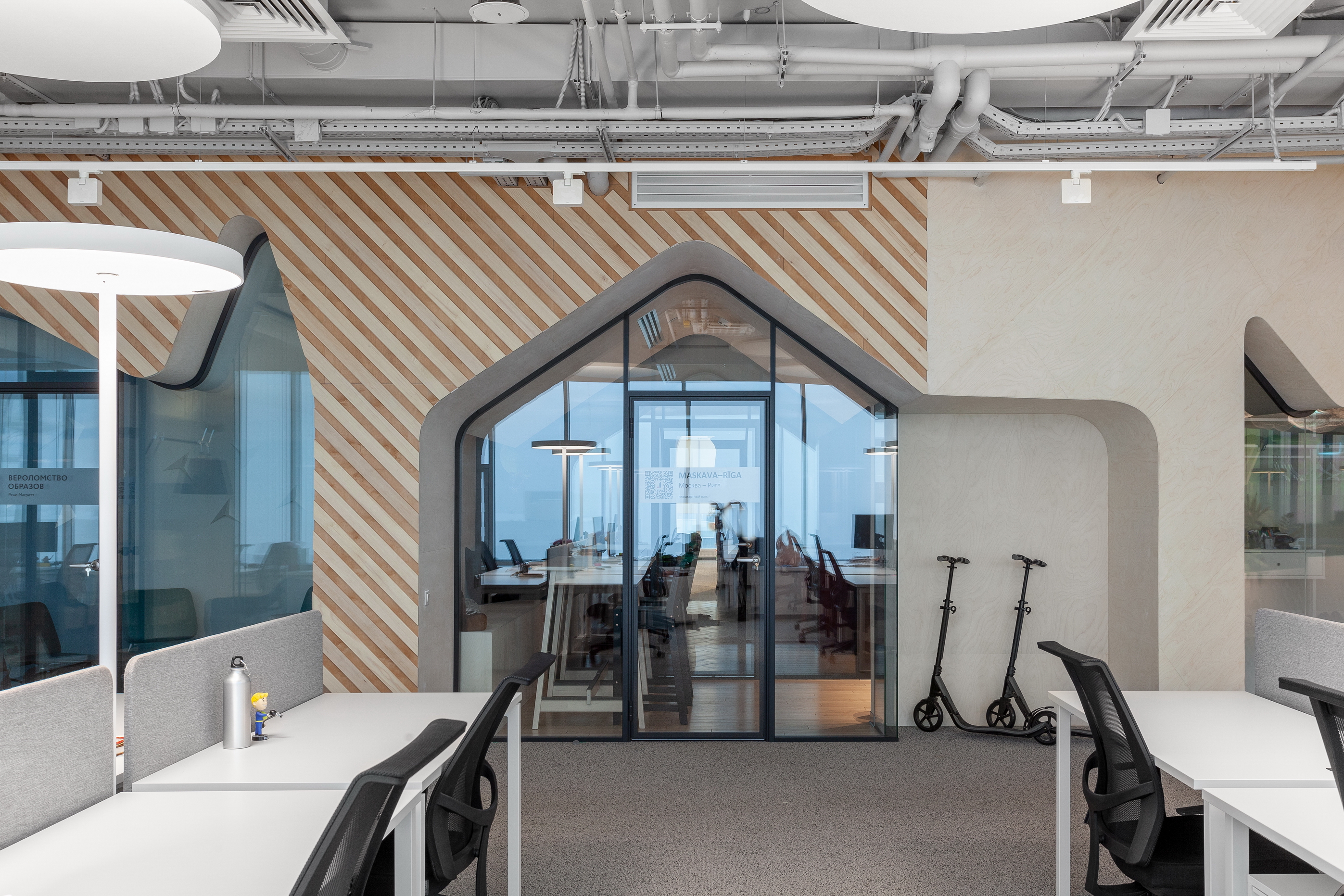 莫斯科 JOOM 总部办公室设计,打造独特城市景观空间-10