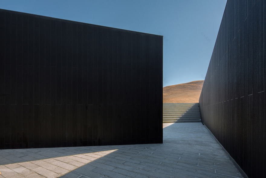 雪山下的神圣黑帐篷——藏地观景平台设计-45