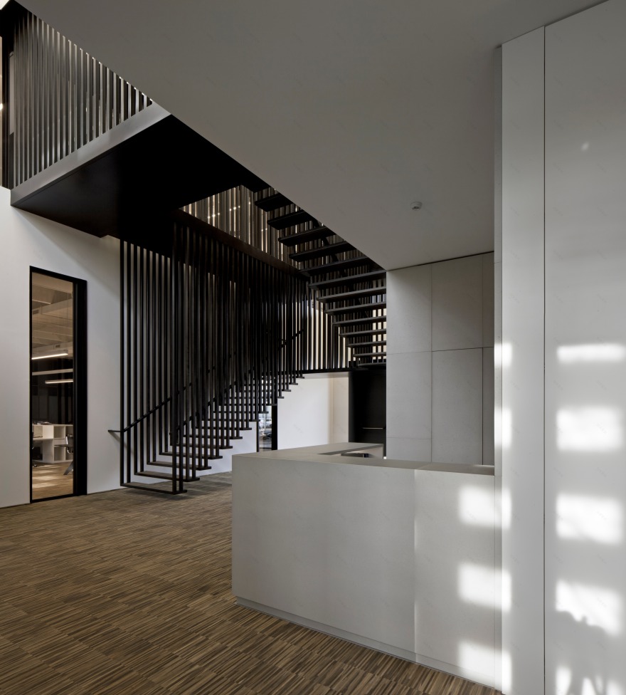 废弃厂房的再生之旅·C&P Architetti 办公建筑案例-2