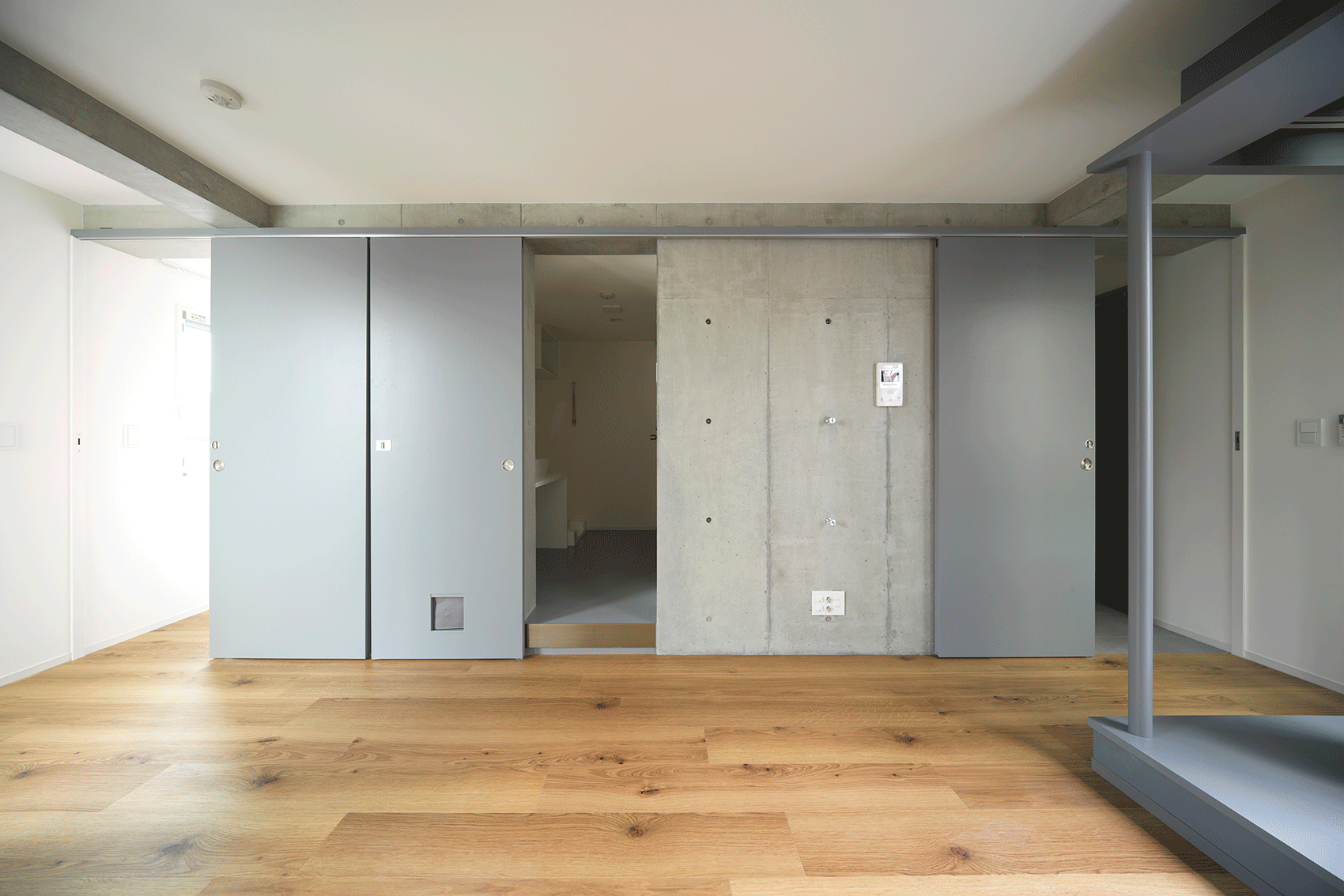 FUDOMAE公寓楼，东京/有六个竖直空隙的公寓-23