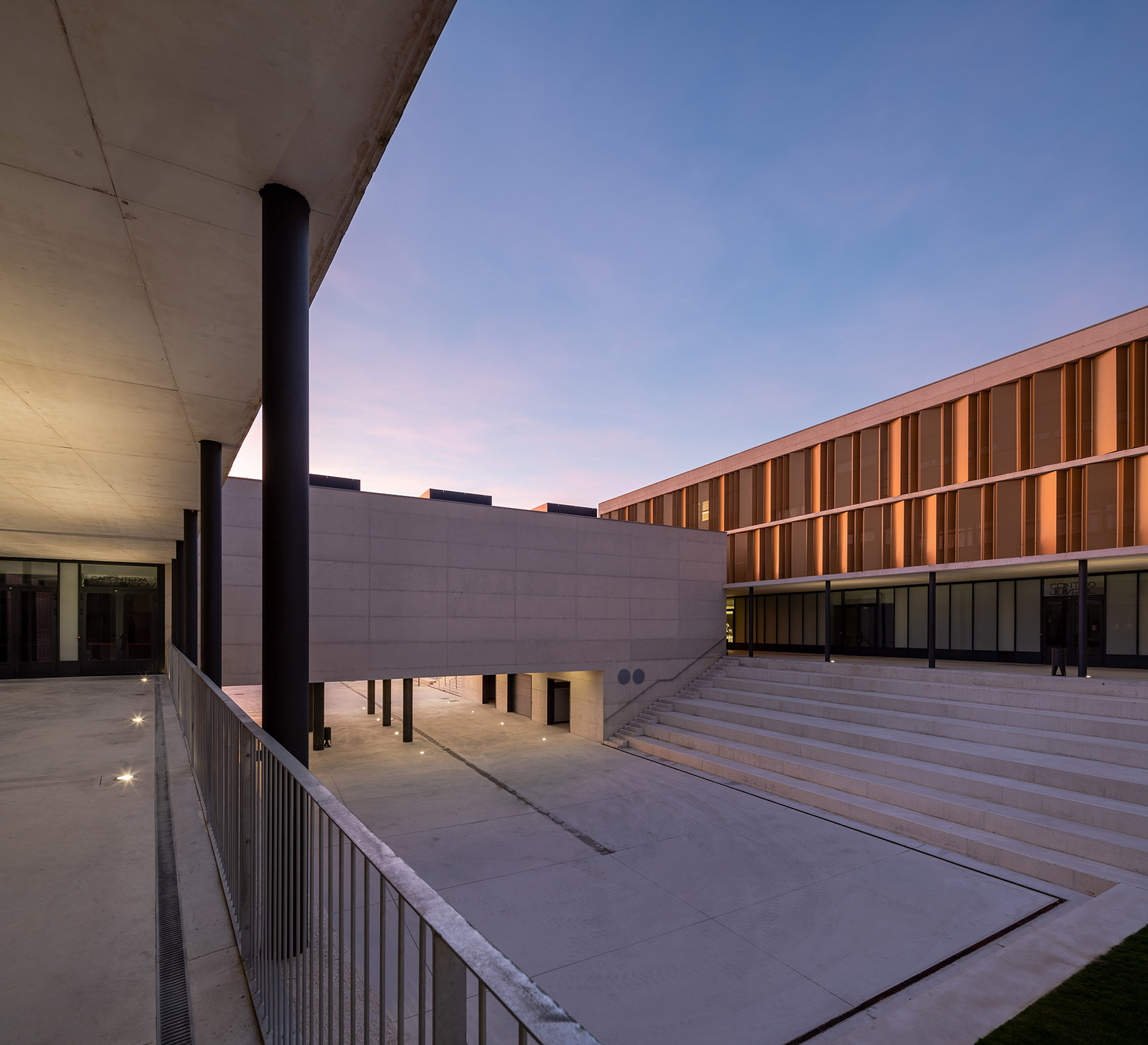 Salesianos Pamplona工艺学校，西班牙/体块与空地交错形成丰富空间体验-63