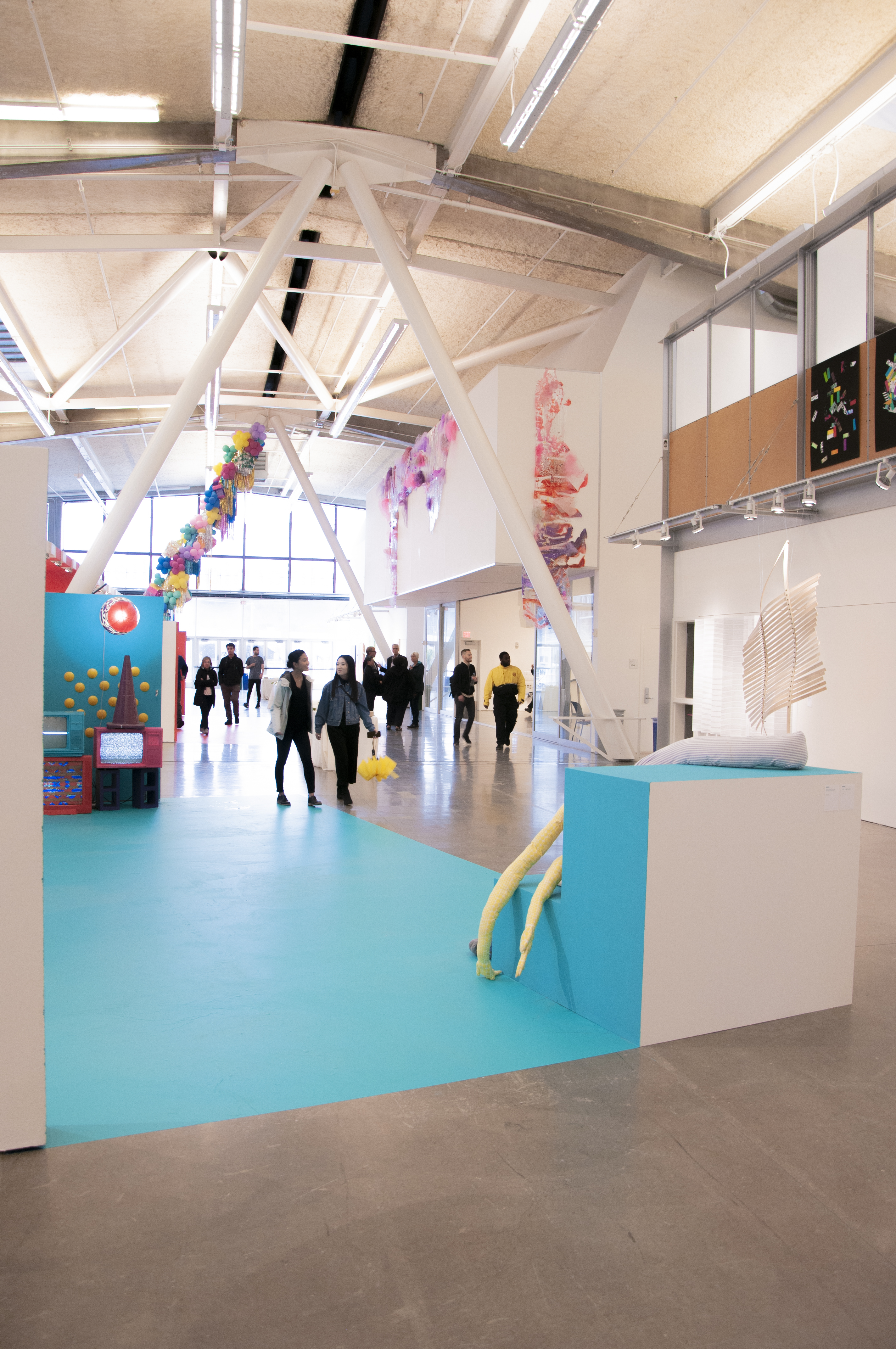 加州艺术学院多彩展厅-8