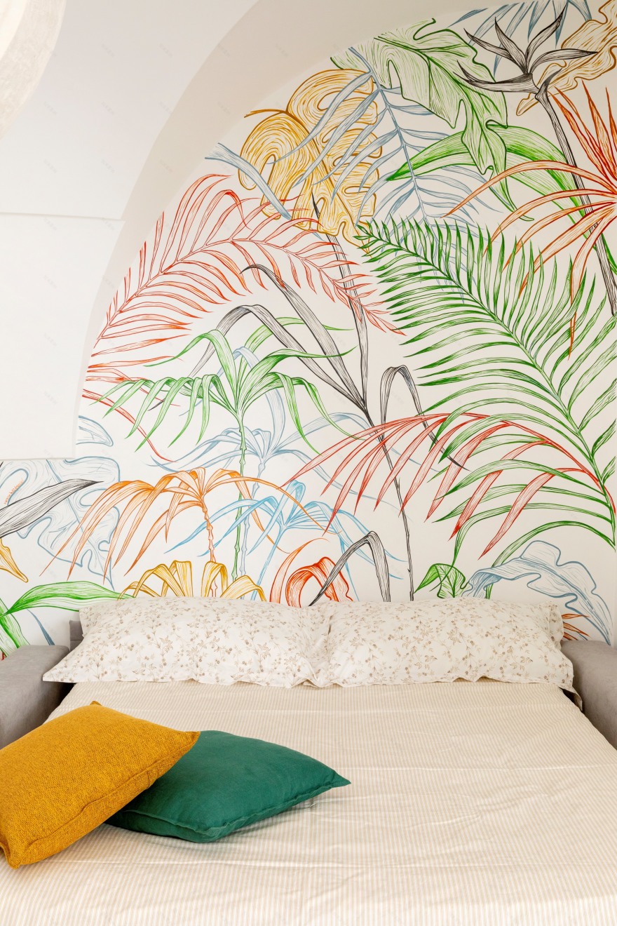 意大利风情传统公寓翻新,铁艺与石材的精致融合-8