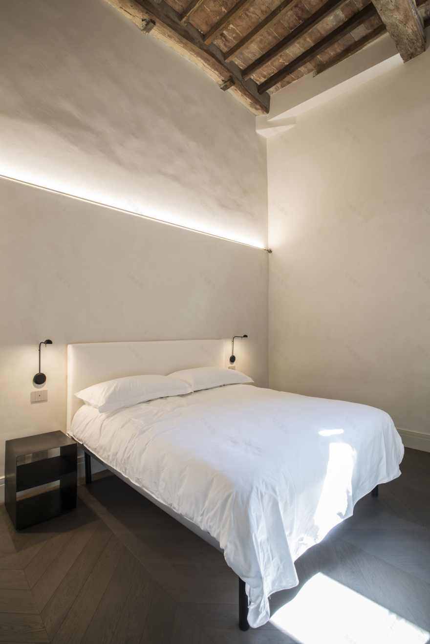 融合历史与现代的意大利古城公寓改造-29