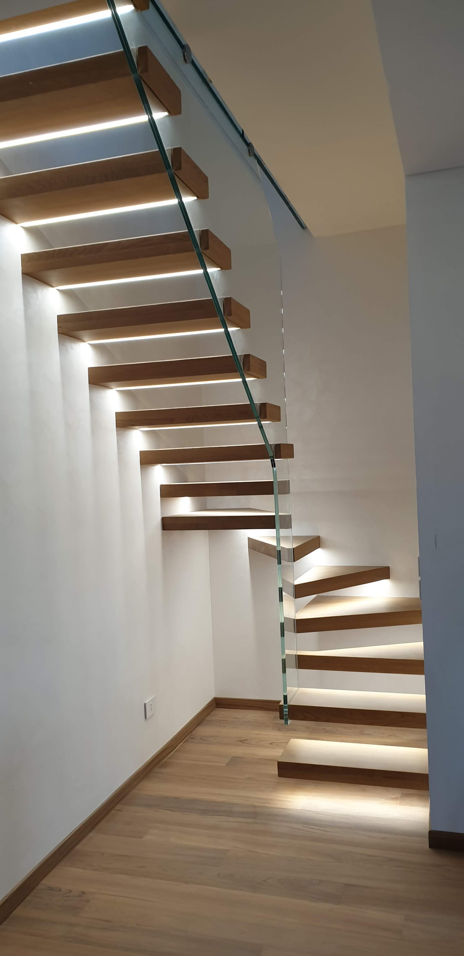 米兰双层公寓现代翻新，结构改造与复古元素完美融合-11