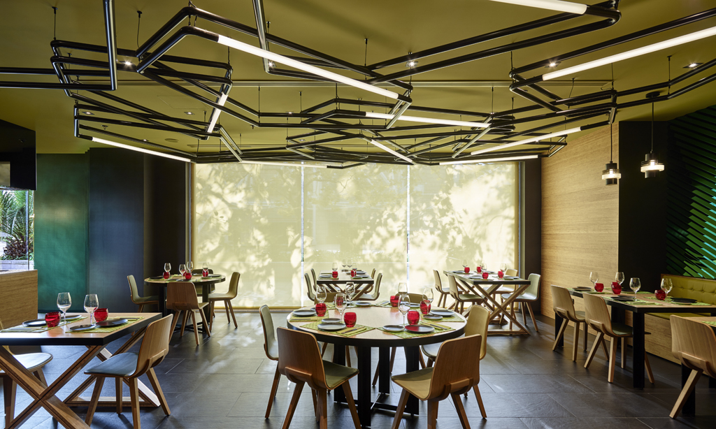 巴塞罗那的日 Peru 餐厅 · 融合文化的美食空间-2