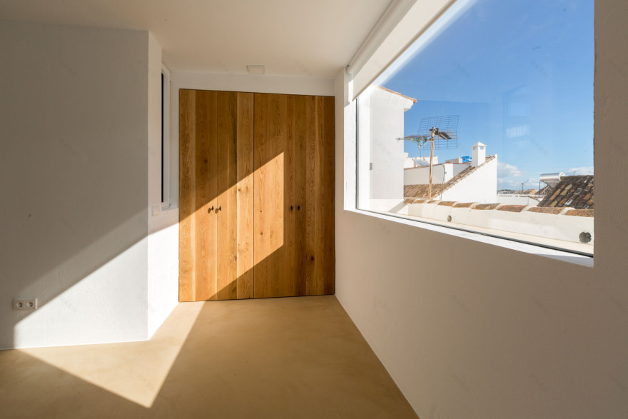 传统与当代共融的西班牙别墅设计-10