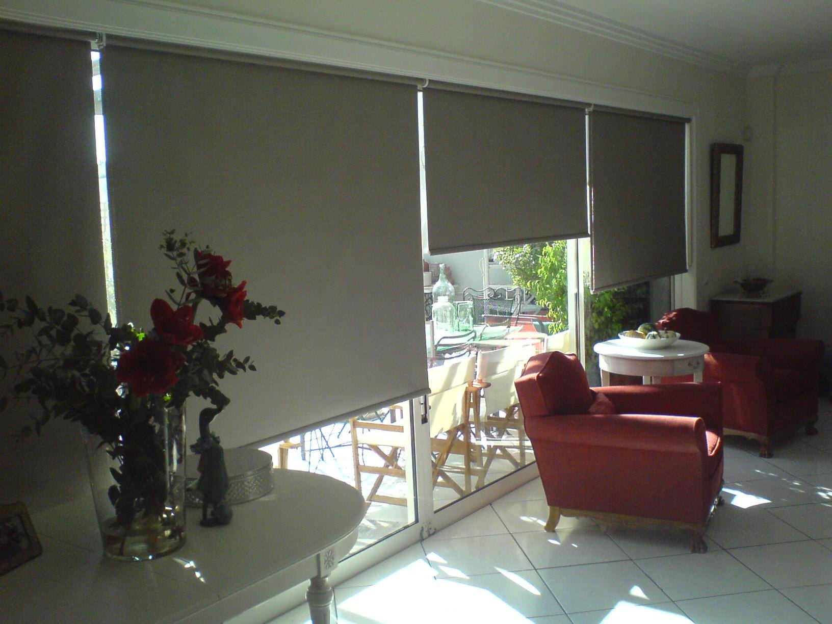 阳光调控的窗户装饰设计-6