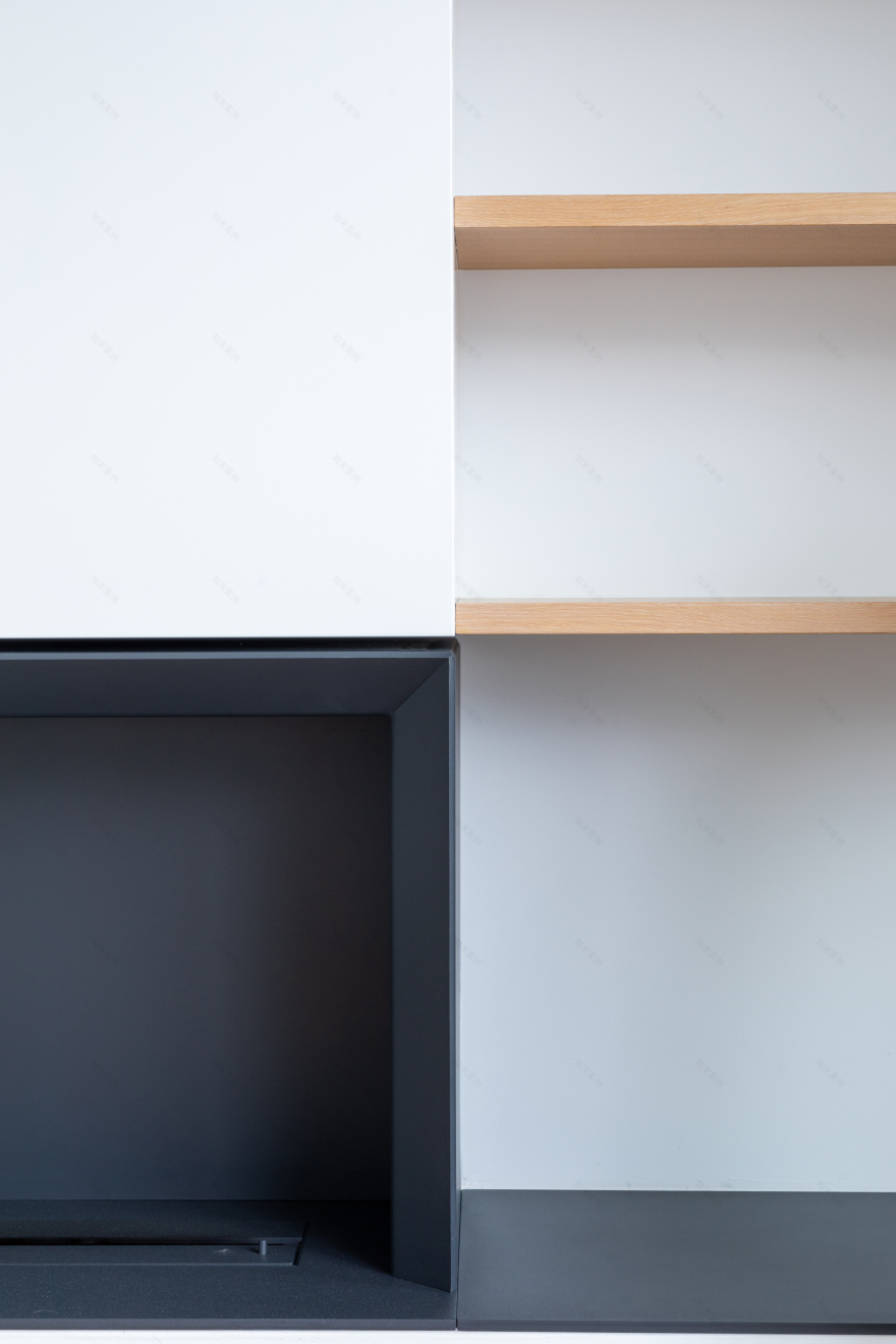 融合历史与现代的捷克公寓翻新设计-16