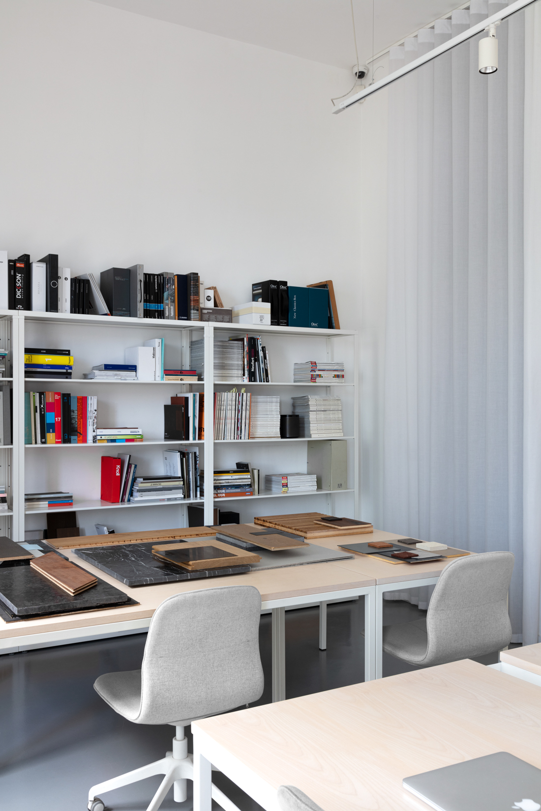 明亮开放的现代办公空间丨意大利那不勒斯丨FADD 建筑师工作室-2