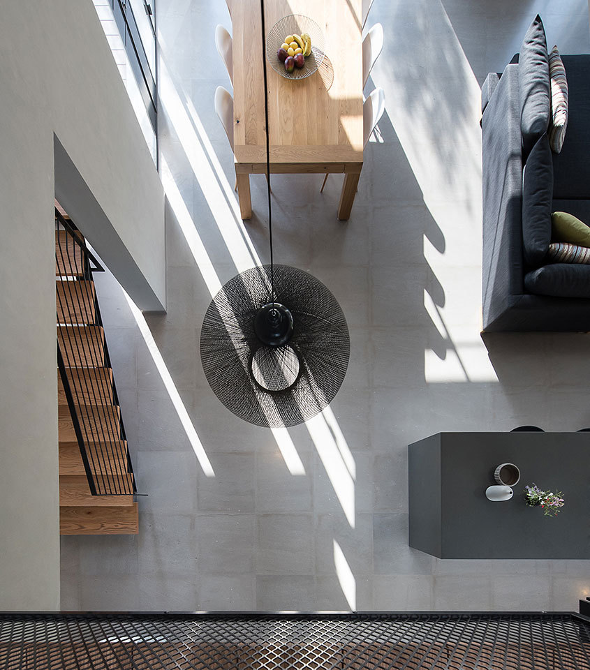 特拉维夫双家庭别墅 | 铝制框架与自然光的巧妙融合-12