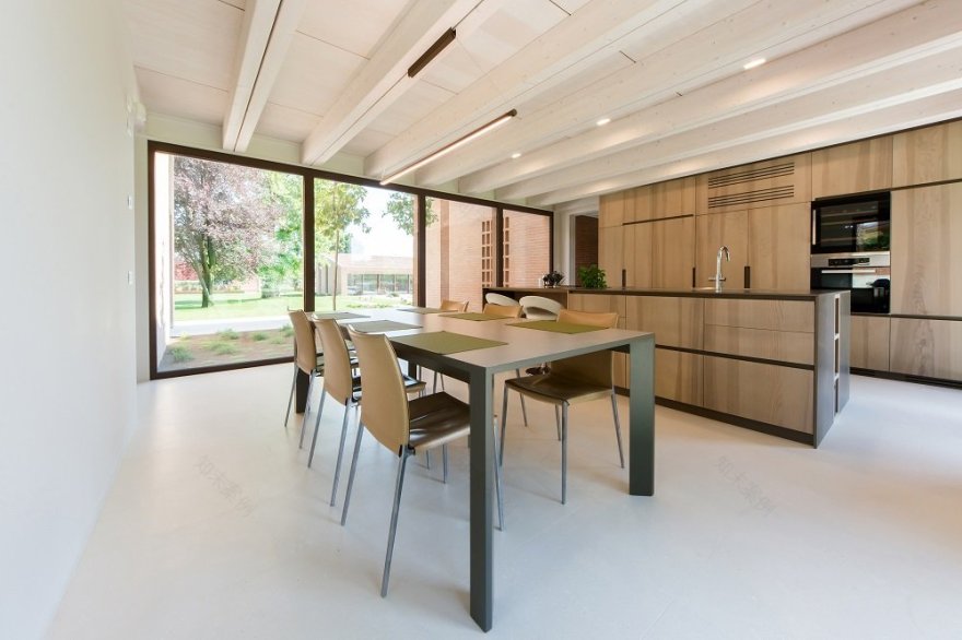 意式乡村别墅的绿色环保与高效能源设计-17