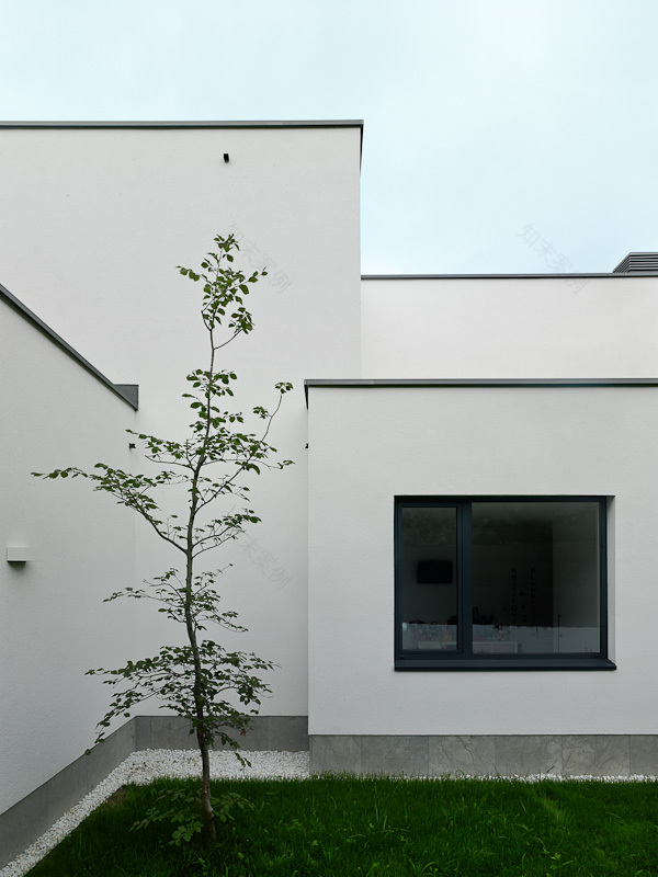 西班牙 Avilés 市简约别墅,诠释现代生活理念-21