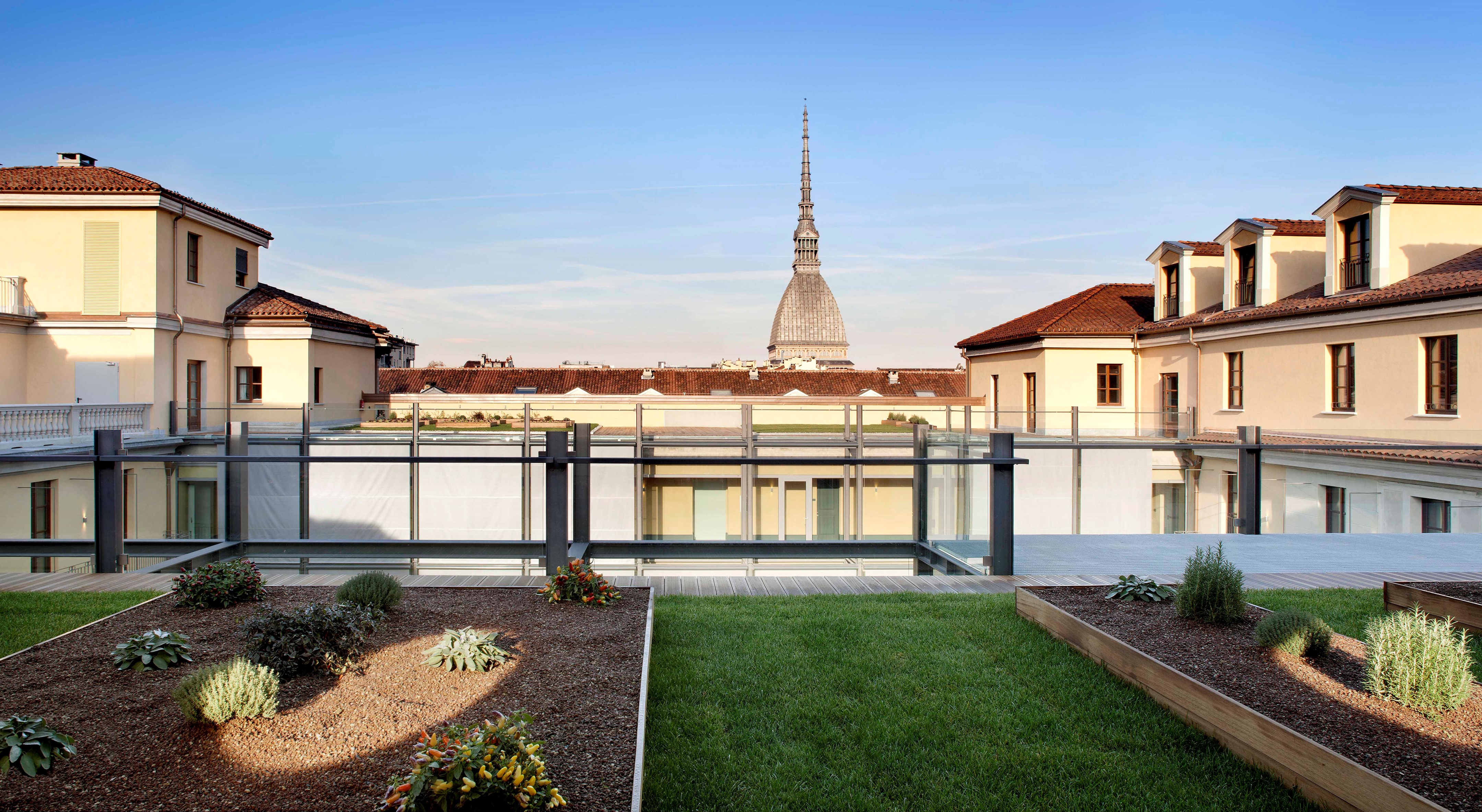 PROGETTO DI RISTRUTTURAZIONE EDILIZIA CON CAMBIAMENTO DI DESTINAZIONE D'USO DA RESIDENZIALE A D ELL'ISOLATO SAN BARTOLOMEO A TORINO-3