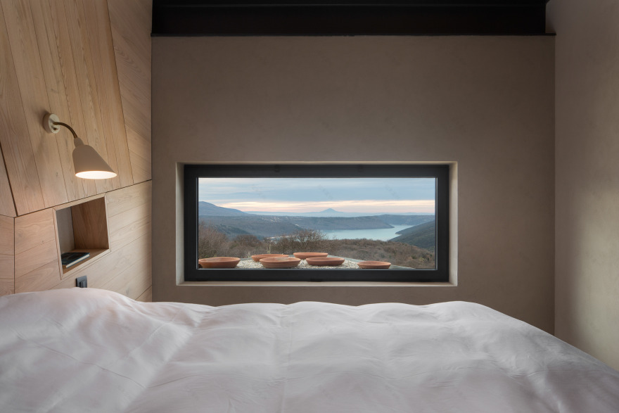 克罗地亚海滨别墅 | 融入自然的钢木结构美宅-21