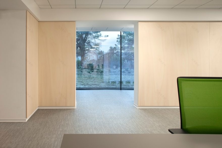 意式精益生产理念的办公空间展示-11