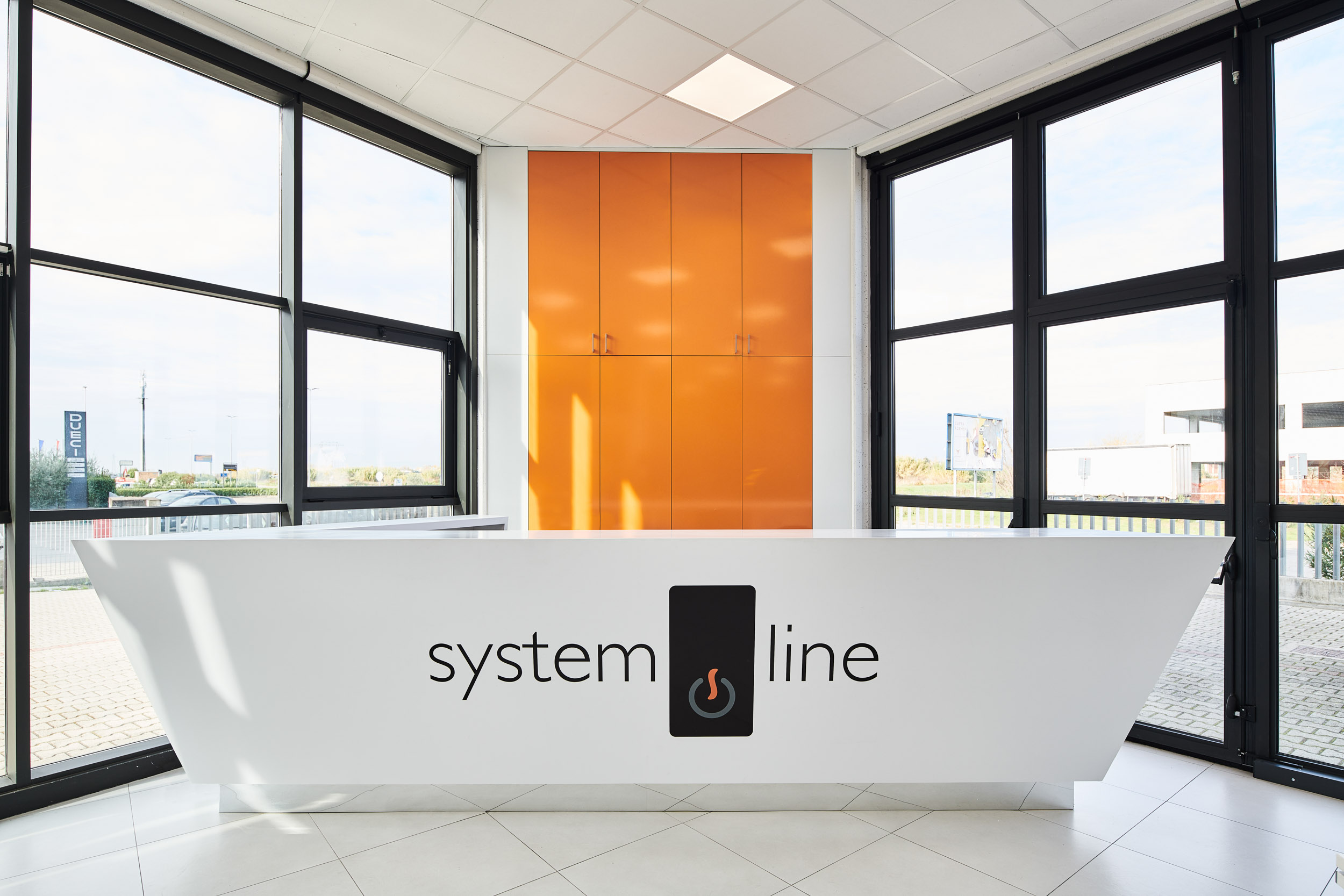 System Line 总部 | 现代工业风格的办公空间设计-1