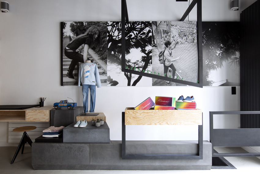 潮流童装品牌 FINGER IN THE NOSE 新店设计-0