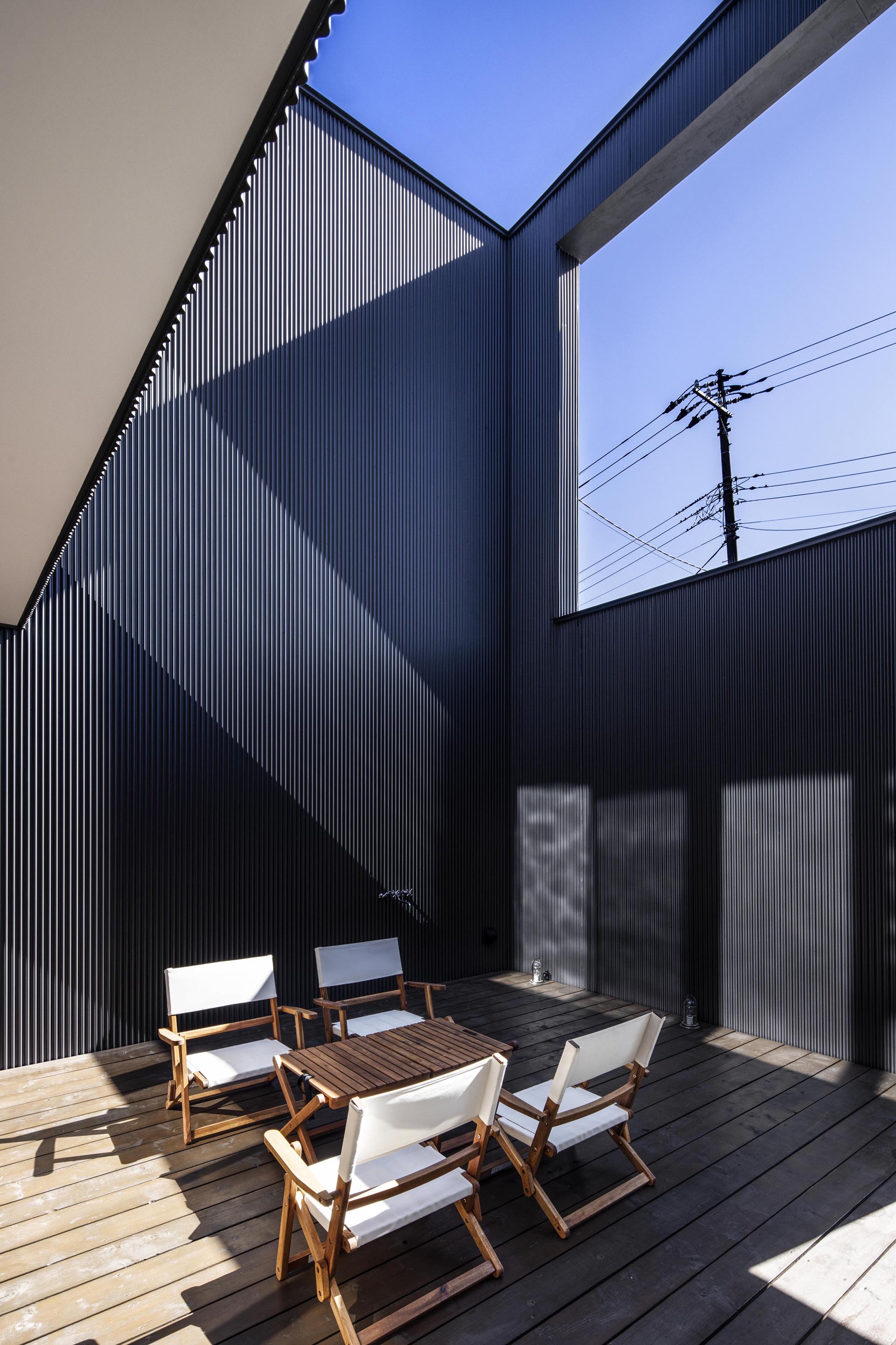 封闭外壳内的宽敞空间 别墅建筑 HouseI丨日本神奈川丨N.A.O. Naoki Kato-6