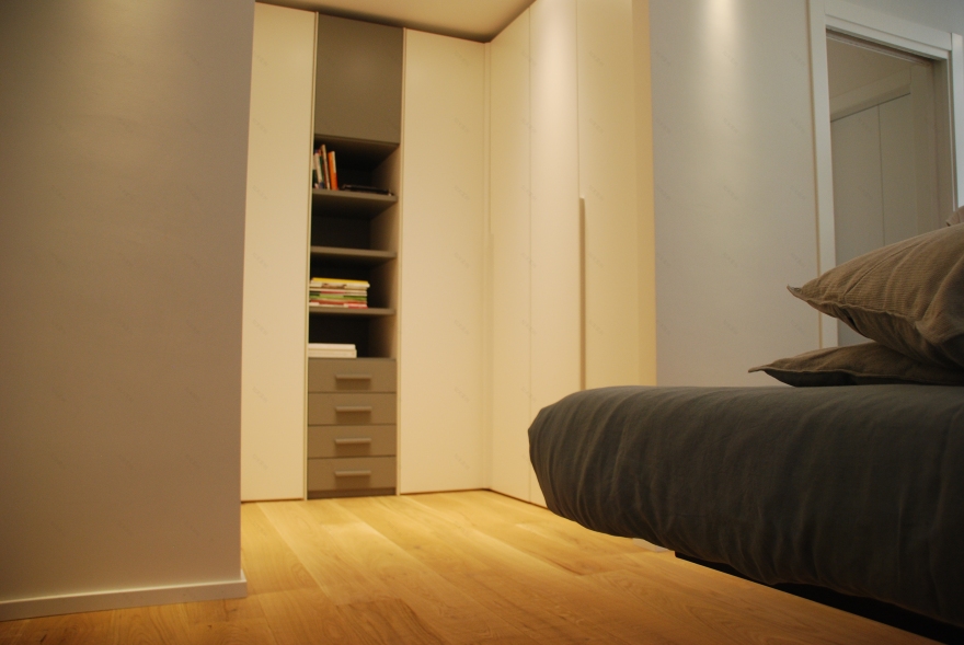 定制楼梯串联双层空间,木铁交融呈现和谐居室-11