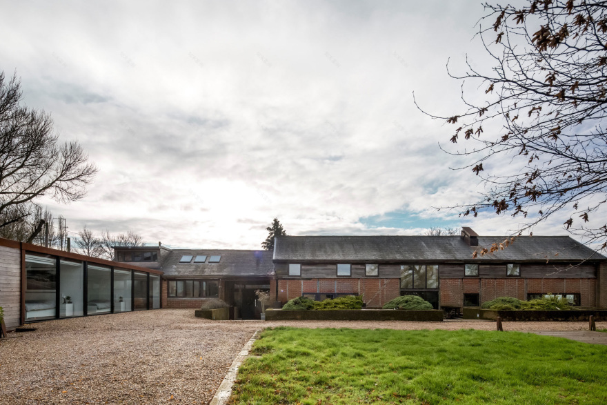 百年粮仓变身为现代别墅-18