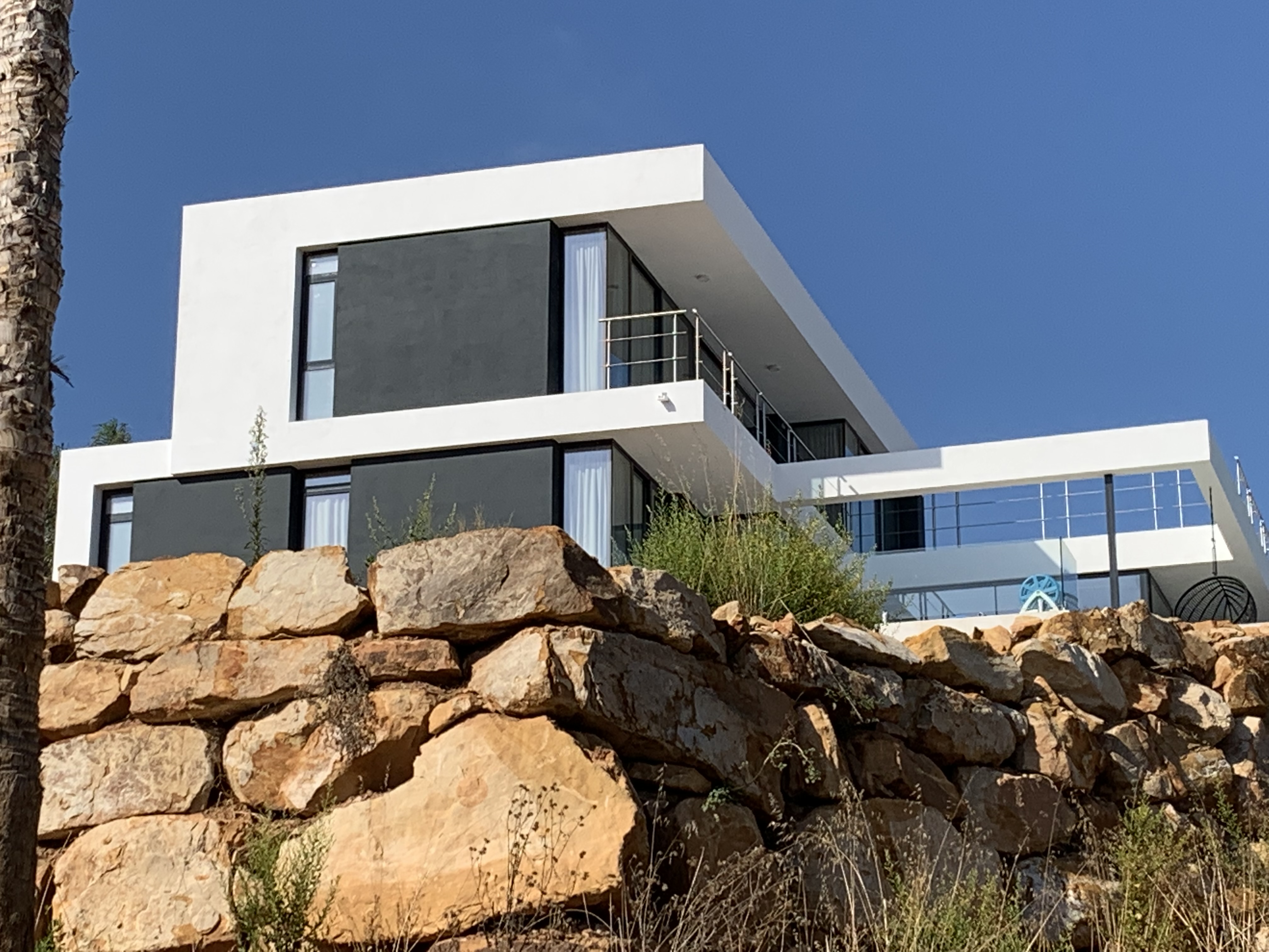 地中海风情别墅设计，尽享海景与私密空间-11