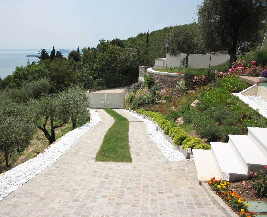 意大利别墅 Villa Fleur 自然光与绿植的完美融合-4