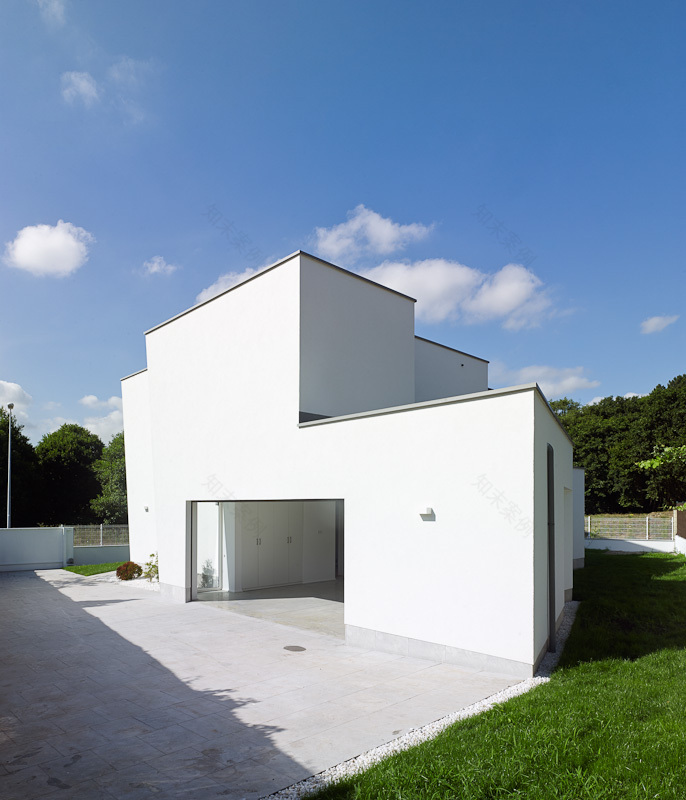 西班牙 Avilés 市简约别墅,诠释现代生活理念-9