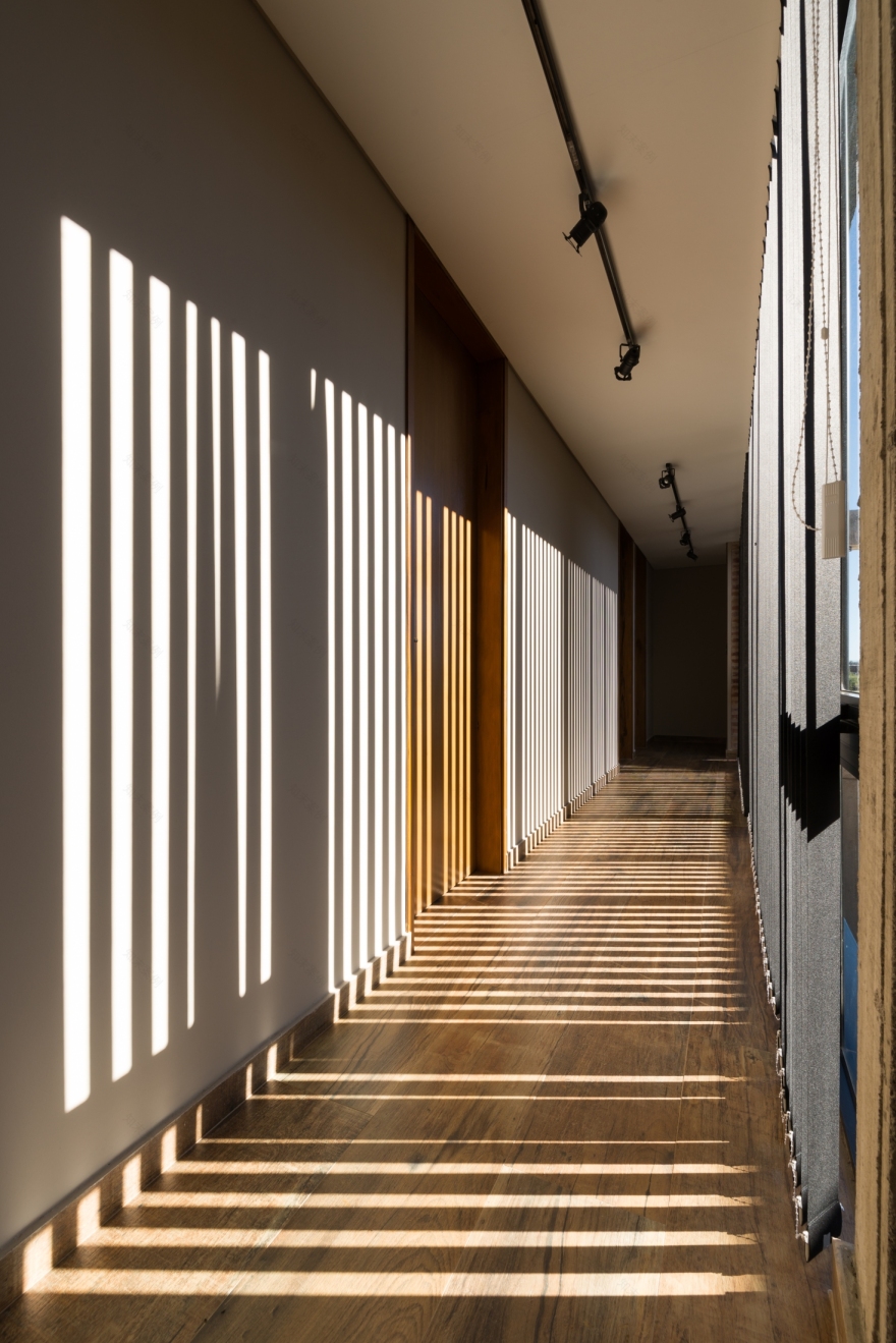 自然与生活共融的别墅设计-8