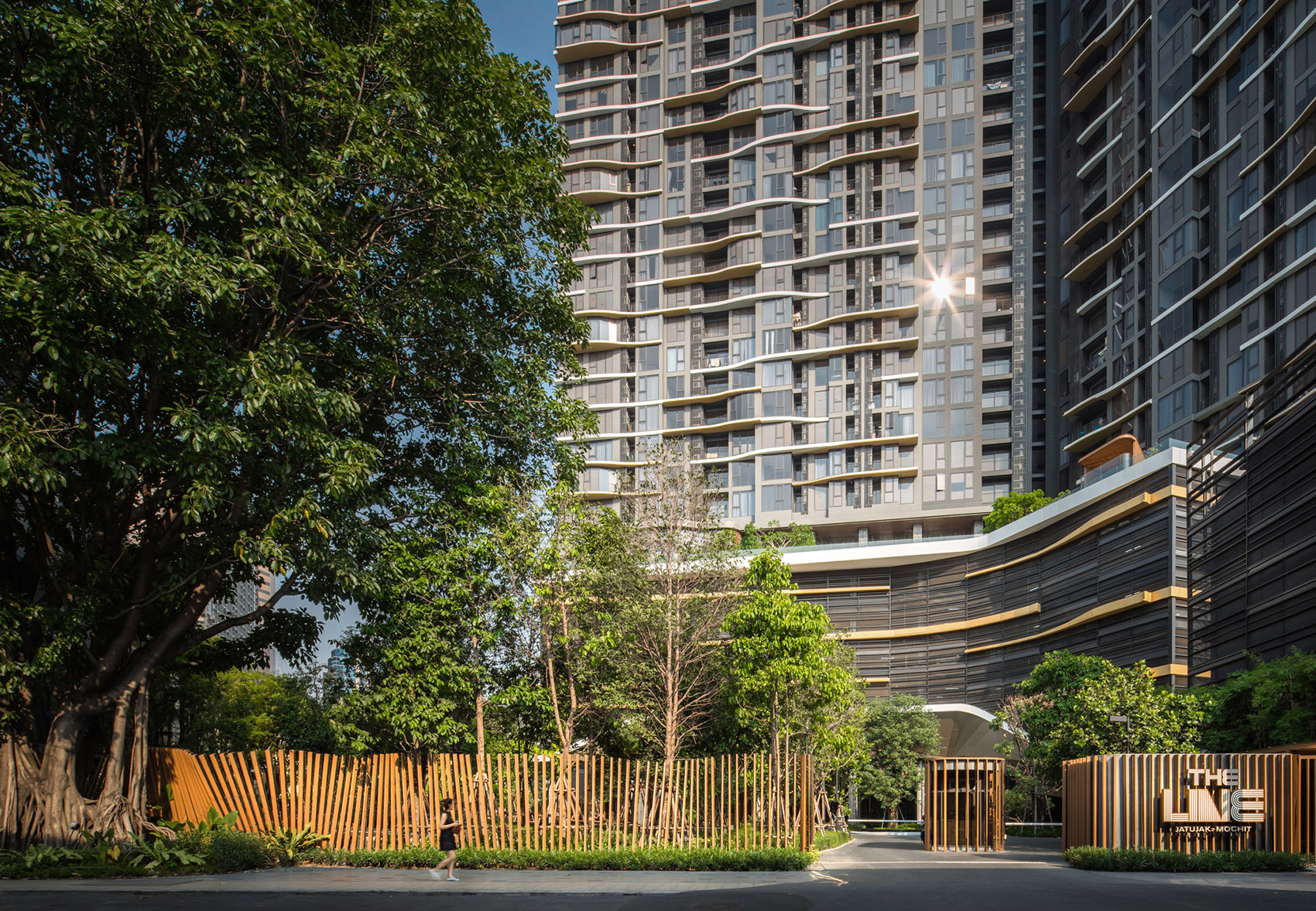 The Line Mochit高层住宅景观设计，曼谷/4个景观园区和6条主题步道打造舒适的生活环境-12