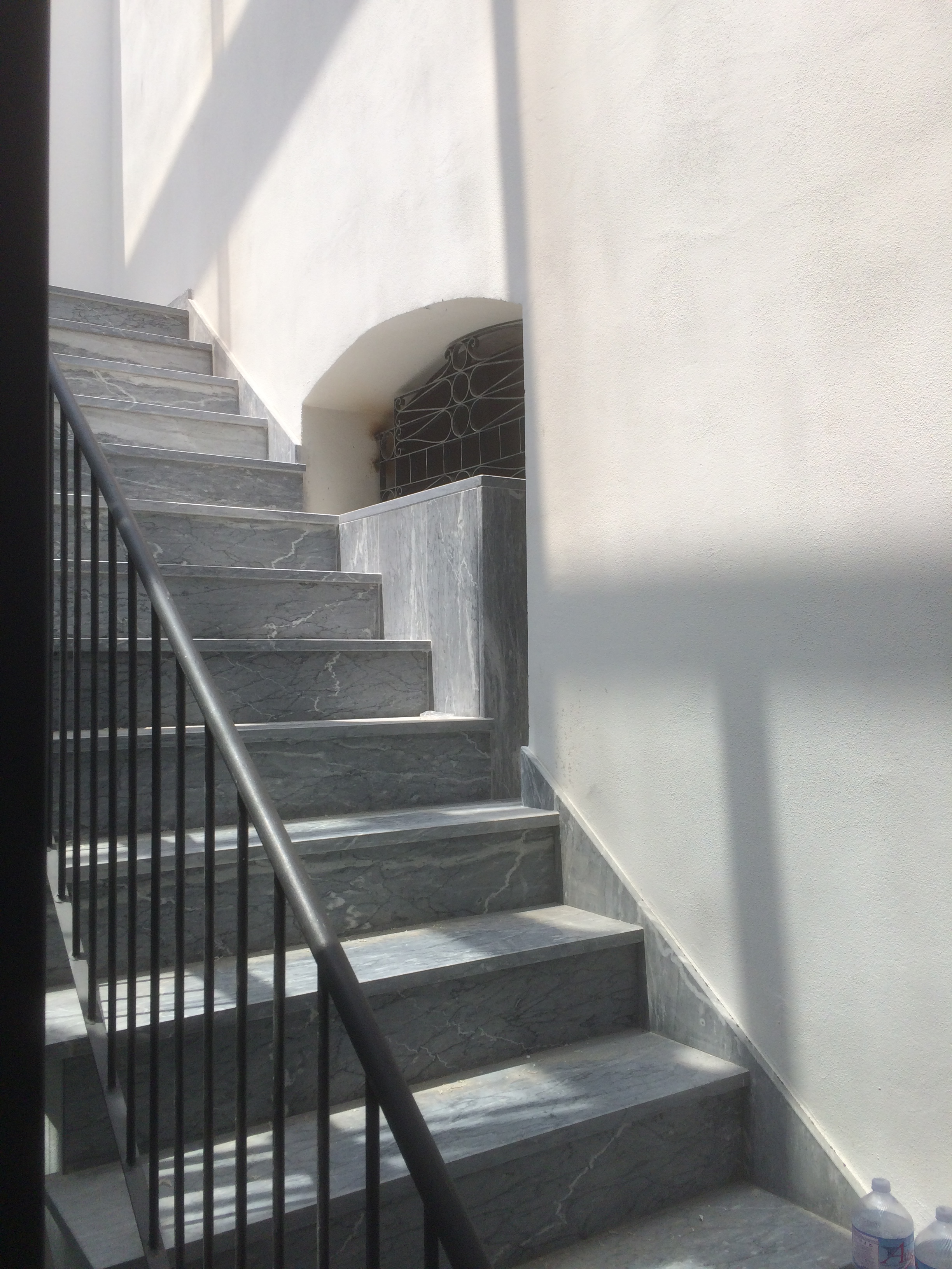 历史与现代交融的“第十三受害者广场”建筑改造-29