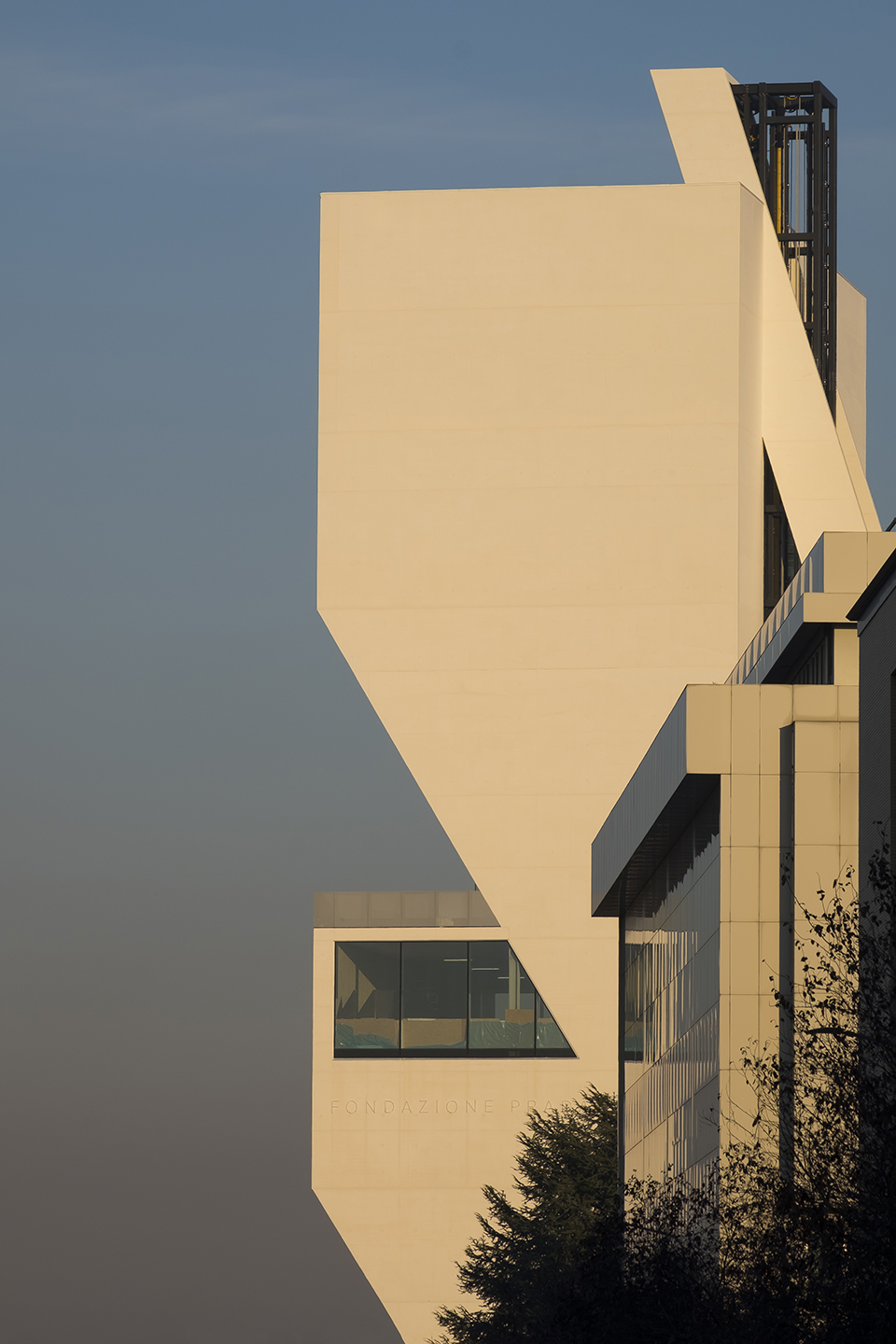 Prada基金会Torre大楼，米兰/为简单的体量赋予显著的空间差异性-99