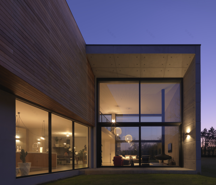 悬浮森林中的透明别墅-119