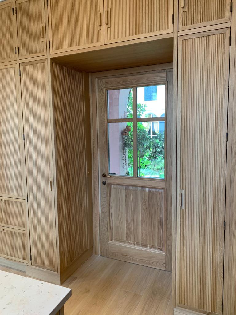 定制橡木奢华厨房,品质与美观的完美结合-4