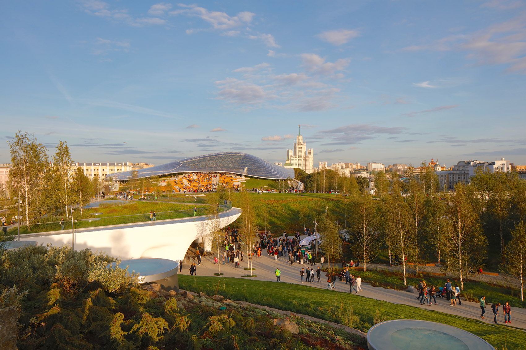 扎里亚季耶公园，莫斯科/同时扮演公园、城市广场、社交空间、文化设施以及休闲场所的角色-89