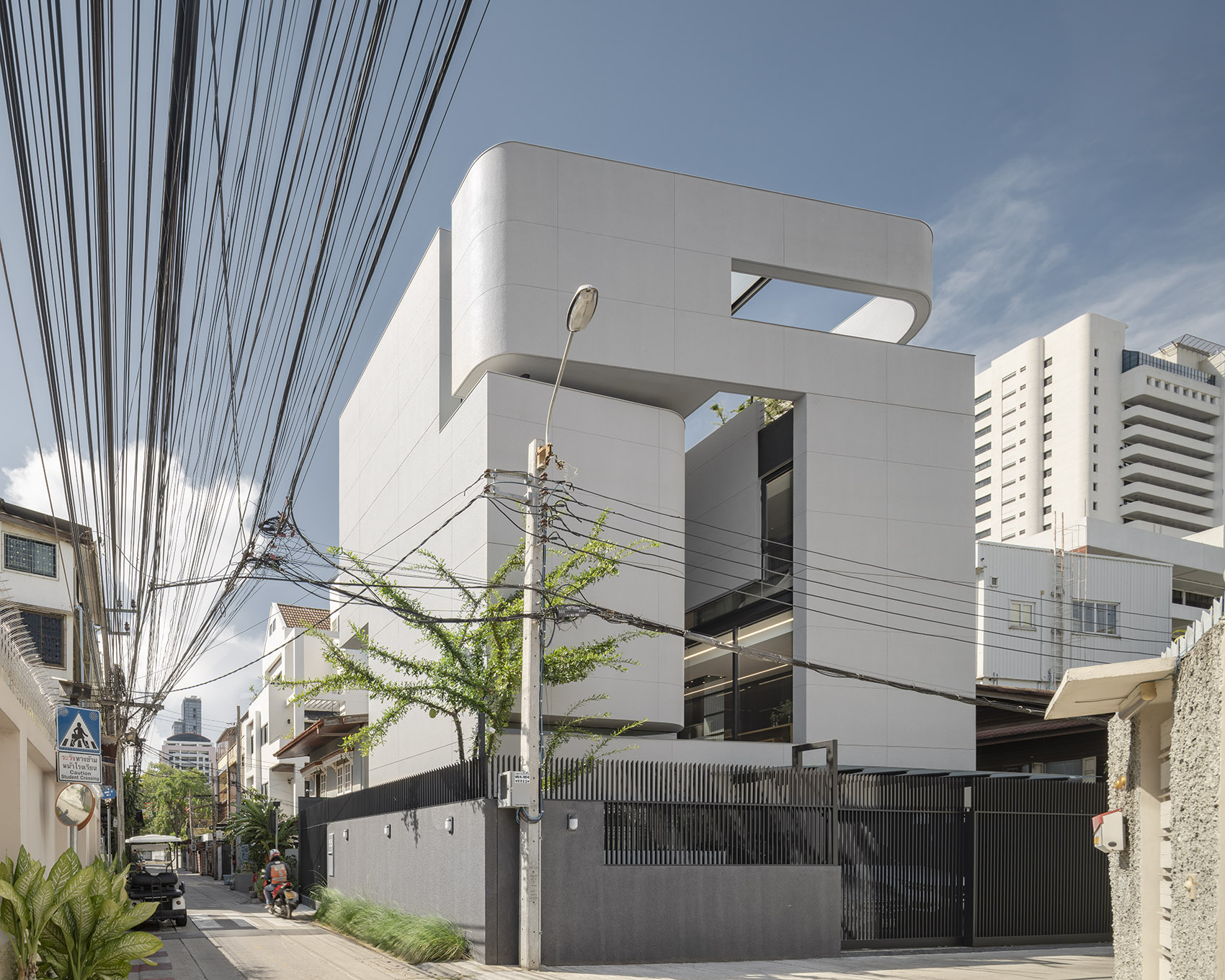 55 Sathorn住宅，曼谷/用光线雕刻出来的混凝土体块-2
