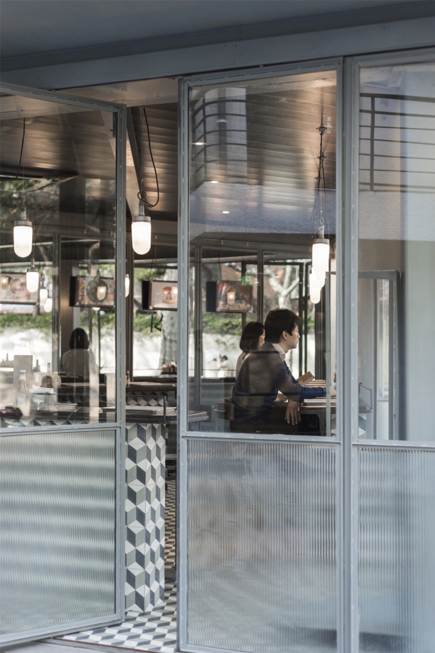 复古美式汉堡店,打破内外边界-6