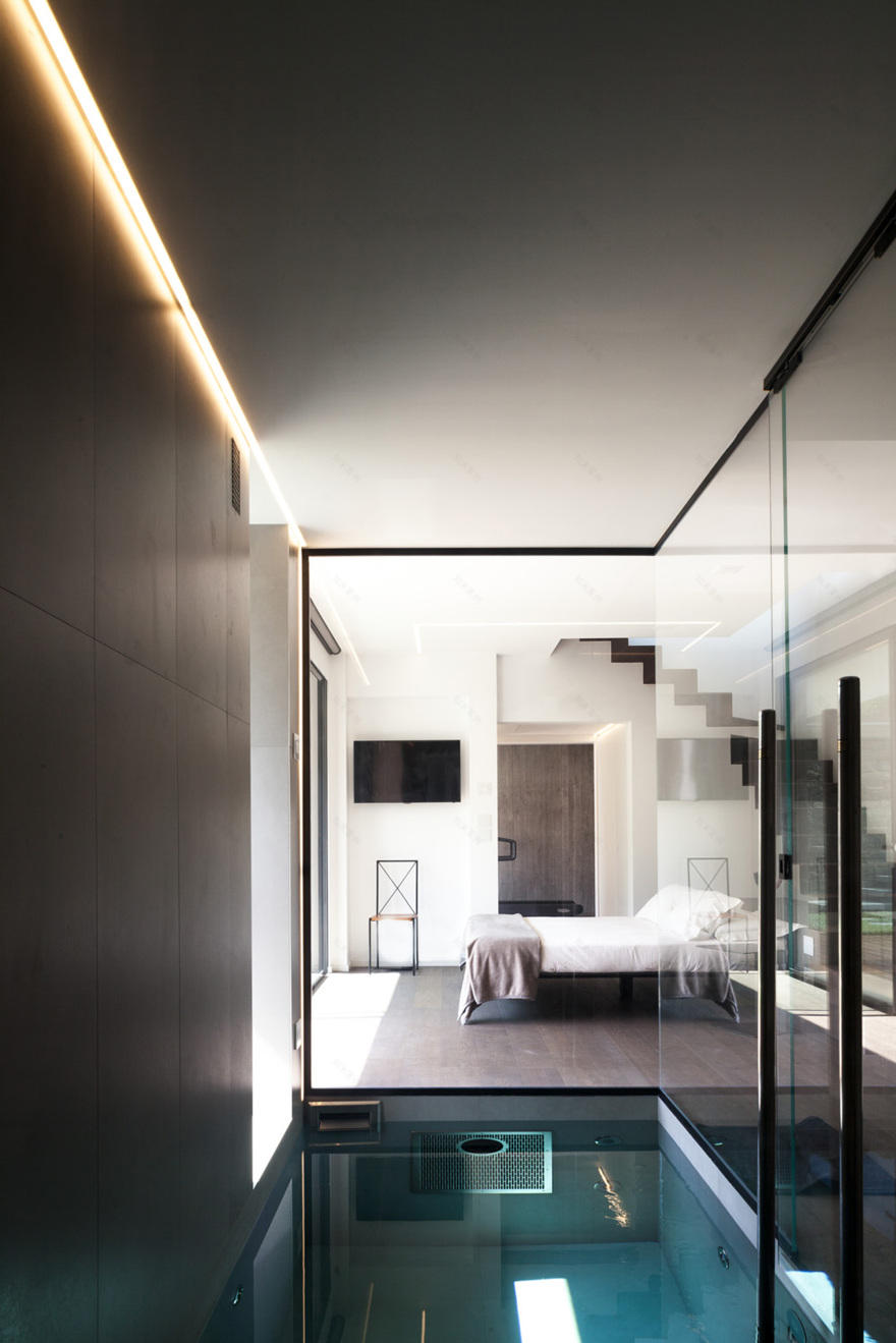 意大利利古里亚海滨别墅,简约轻奢的绿意空间-12