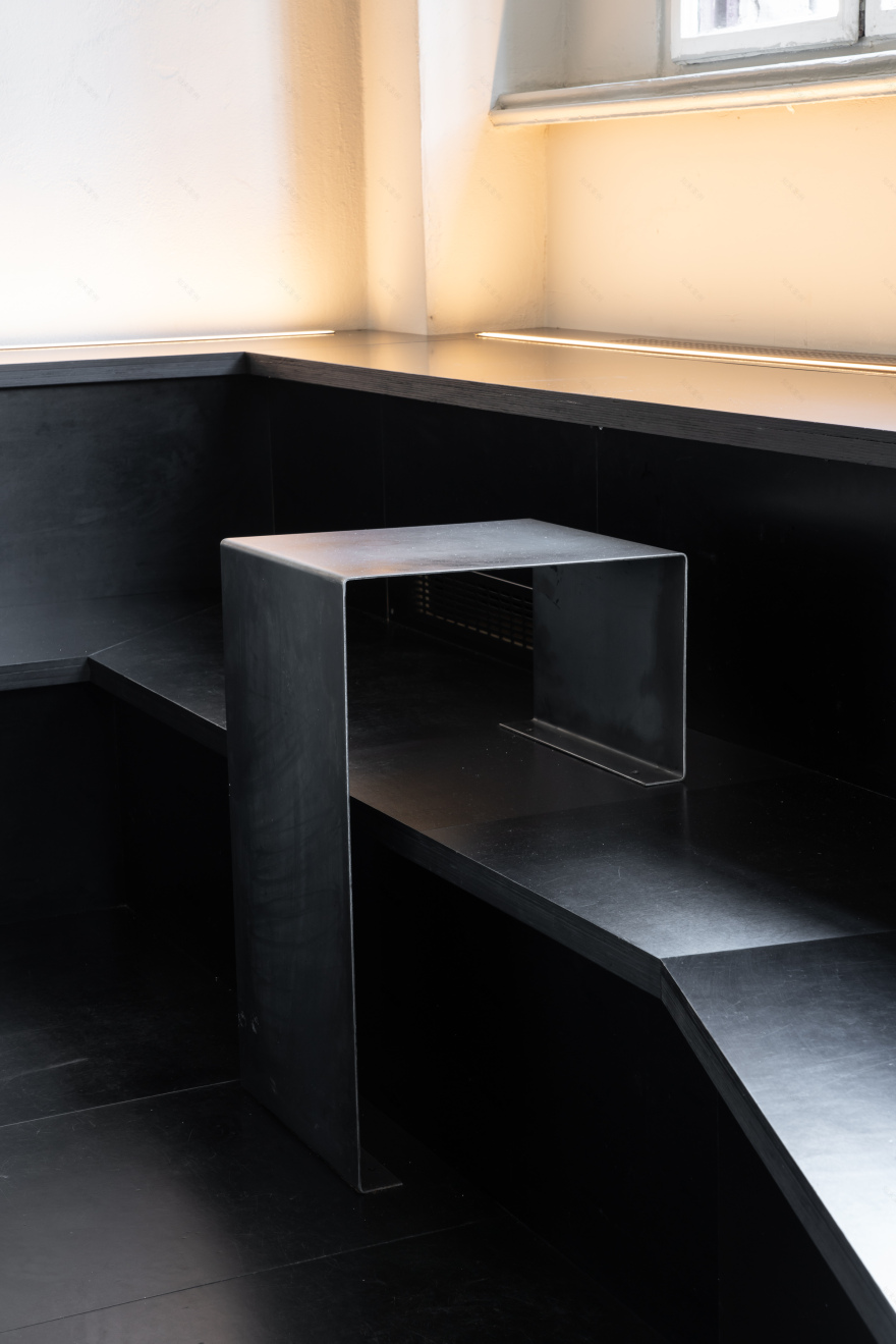 Eigengrau 酒吧 · 融合酒吧与餐厅的音乐空间丨德国柏林丨studio karhard 和 Room Division-13