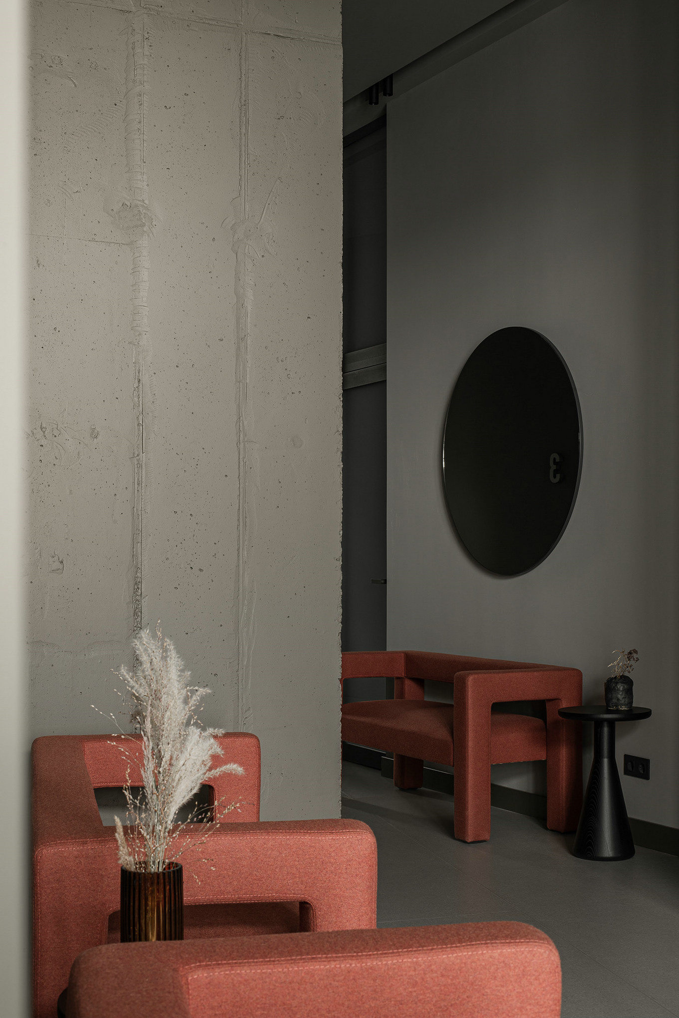 暖色调搭配裸露的水泥墙，尽显温馨大气-12