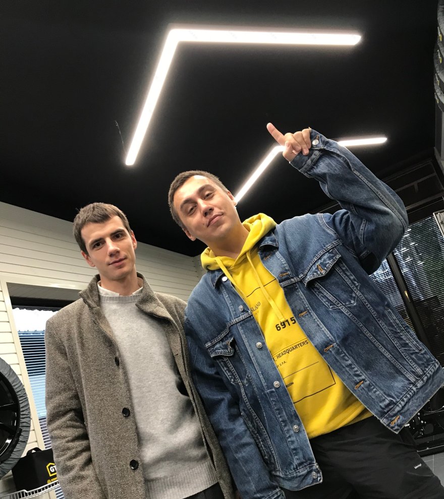 定制汽车美容车库,呈现独特照明设计-10