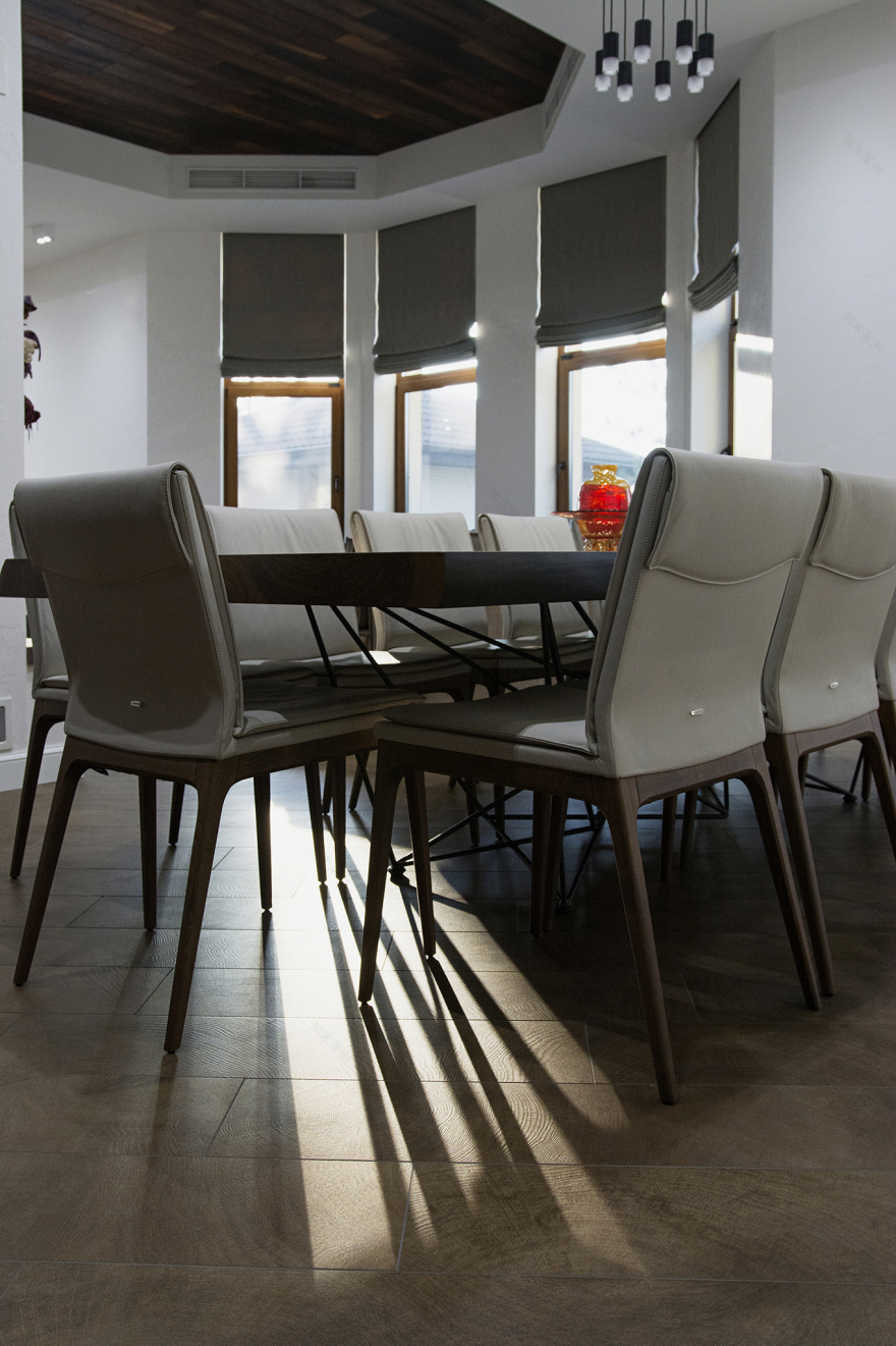 温暖家庭,现代风格与民族元素的完美融合-8