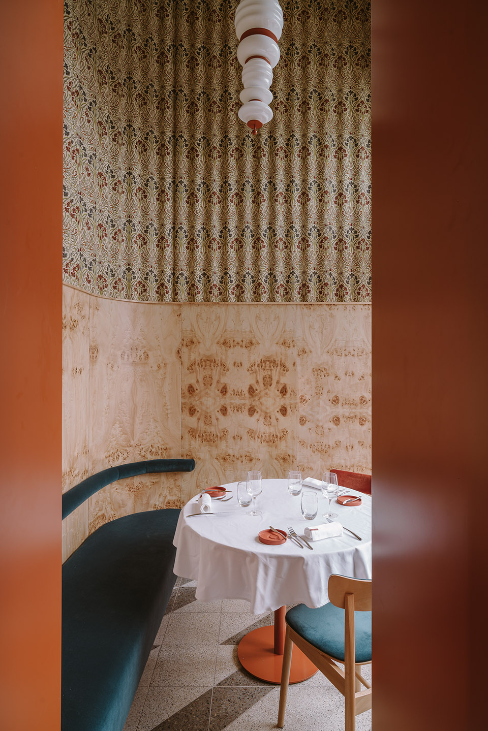 OPASLY TOM餐厅，华沙/丰富的色彩、饰面和纹理空间下的用餐体验-17