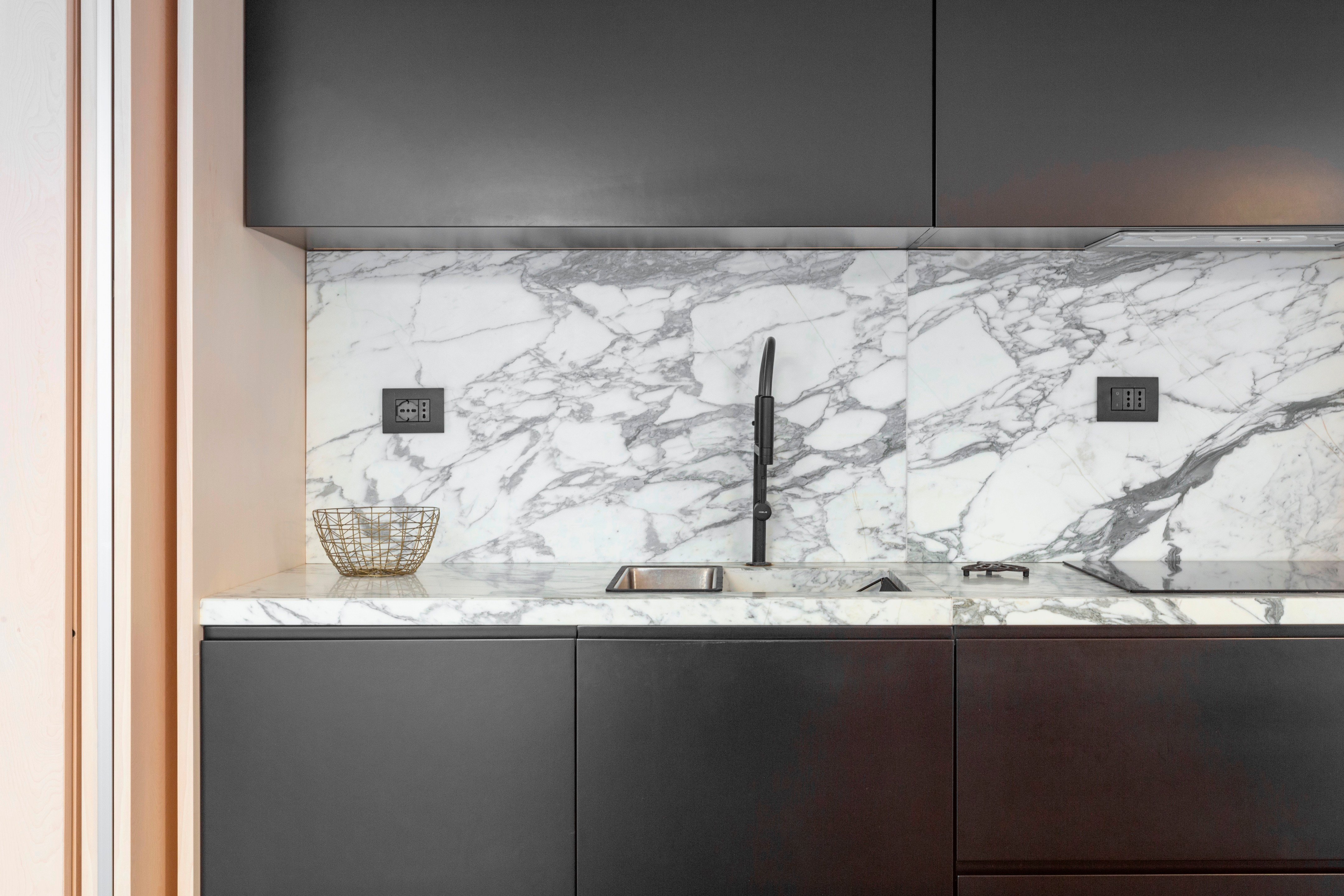 历史别墅中的极简空间——Fabrizio Fasolino 平层设计-3