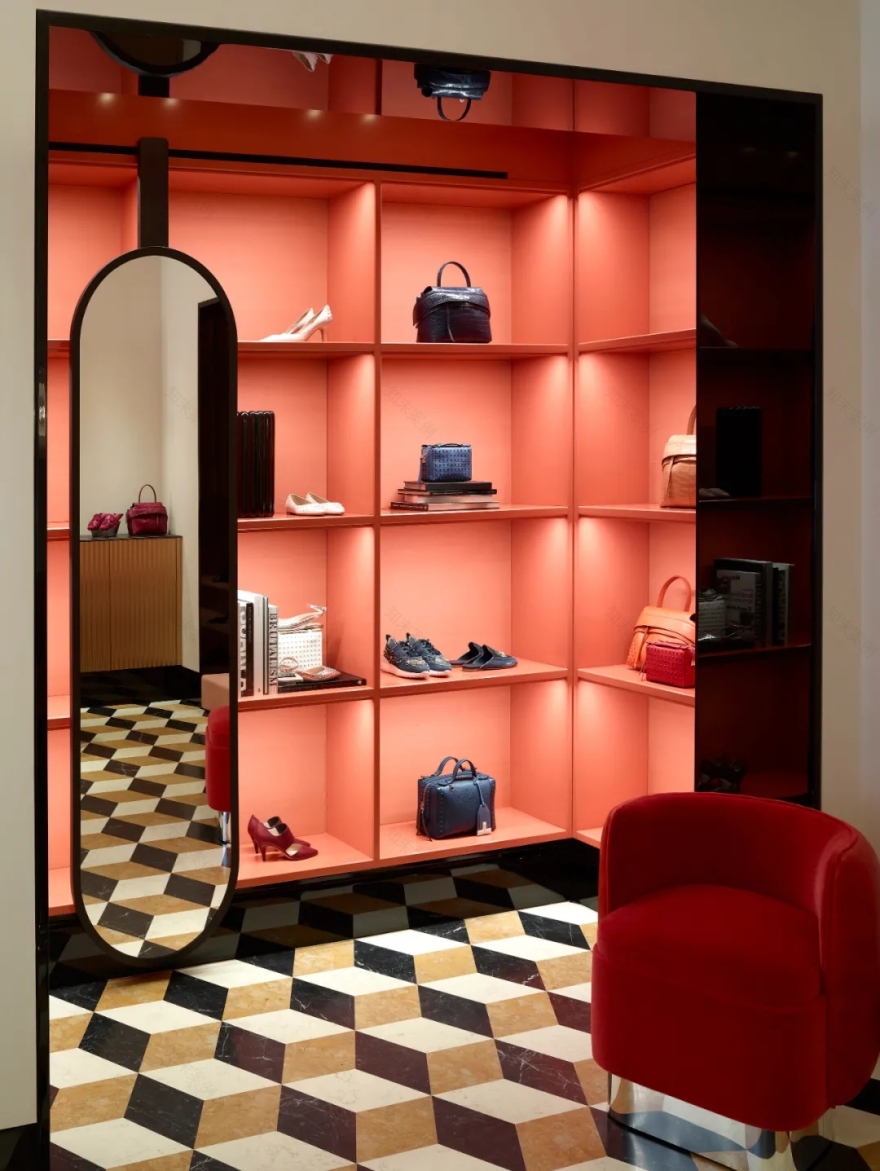 India Mahdavi 打造现代普罗旺斯风 | 银色别墅闪耀地中海魅力-43