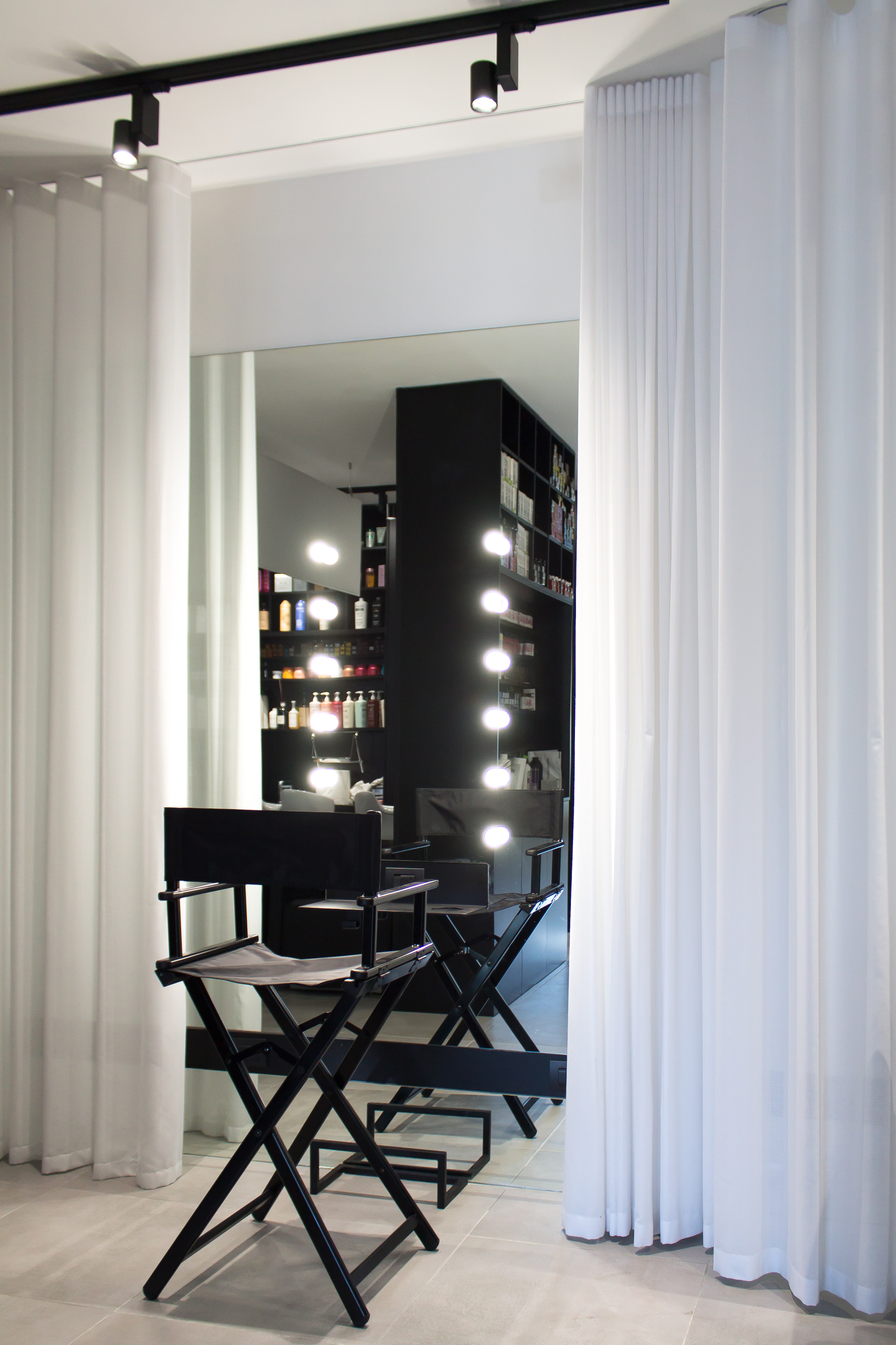 白色幕布后的美丽-8